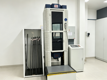 Mikrocomputergesteuerte elektrohydraulische Servo-Universalprüfmaschine